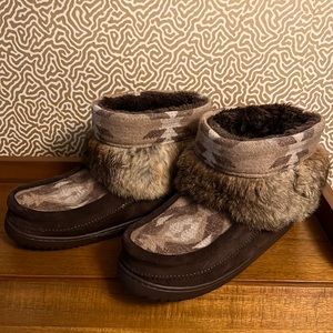 Manitobah Mukluks Women Size 9 (40 EU)